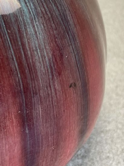 Vase coloquinte en grès émaillé. 
H. :24...