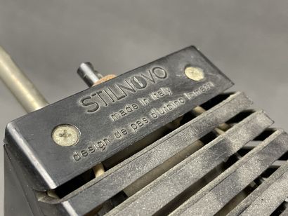 STILNOVO. 
Lampe de bureau en métal et pvc
H...