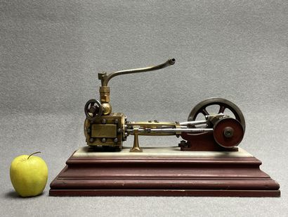 Machine à vapeur marquée Louis Baufaron 1910....