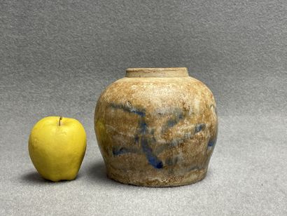Pot à gingembre en grès émaillé. Chine.
H:...