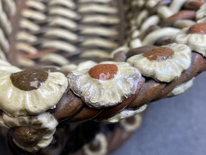 LANGEAIS: Corbeille en céramique émaillée...