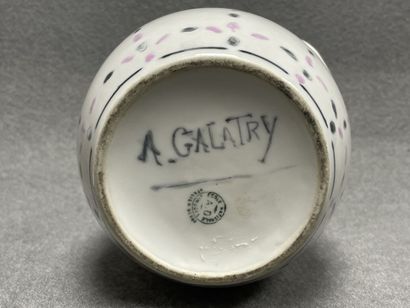 GALATRY Limoges
Pot couvert en porcelaine...