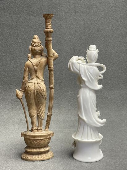 Sculpture en bois figurant une indienne et...