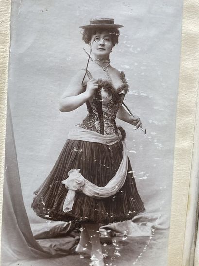 Album d'environ 800 photographies, cartes...