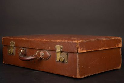 HERMÈS Paris
Valise rigide gainée de cuir...