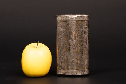 Étui à cigares en argent, estampé à décor...