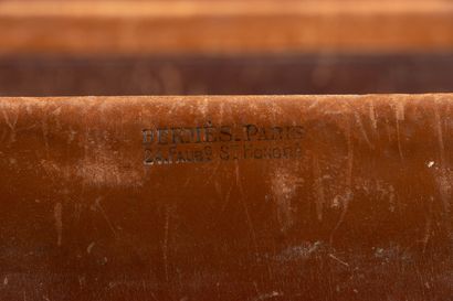 HERMÈS Paris
Valise rigide gainée de cuir...