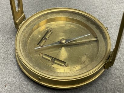 Instruments de marine en laiton. 
H. : de...