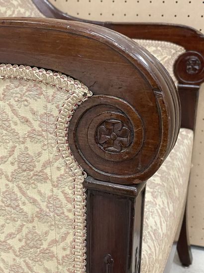 Bergère en acajou et placage d'acajou, pieds...