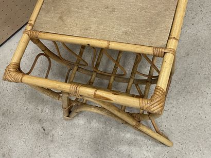 Salon en rotin : 
Trois fauteuils, deux fauteuils...