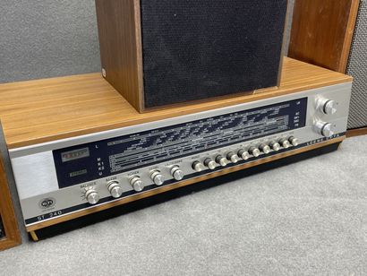 LOEWE OPTA ST 240
Tuner radio et trois enceintes
Radio...