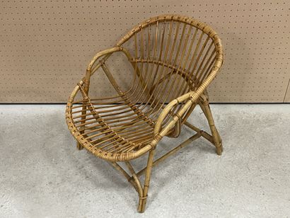 Salon en rotin : 
Trois fauteuils, deux fauteuils...
