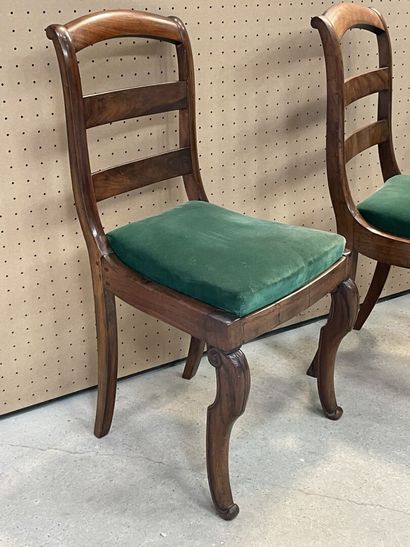 Fauteuil Restauration et trois chaises dossier...