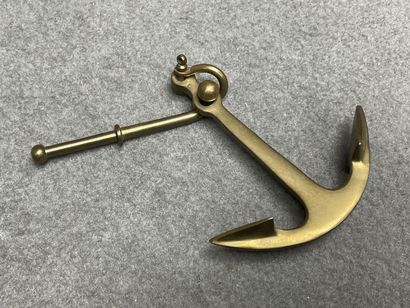 Instruments de marine en laiton. 
H. : de...