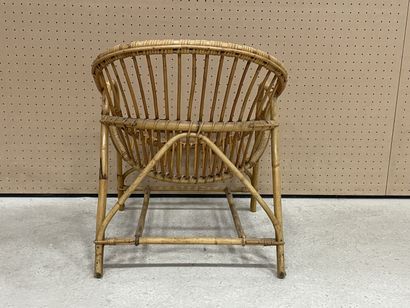 Salon en rotin : 
Trois fauteuils, deux fauteuils...