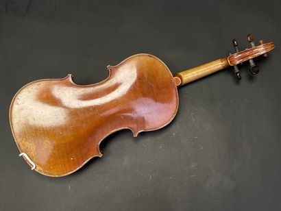 Violon. 
Sans étiquette.
L. caisse: 31,5...