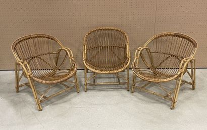 Salon en rotin : 
Trois fauteuils, deux fauteuils...