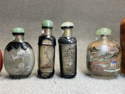 Collection de seize tabatières chinoises...