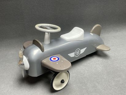 Baghera. 
Trotteur en tole modèle avion....