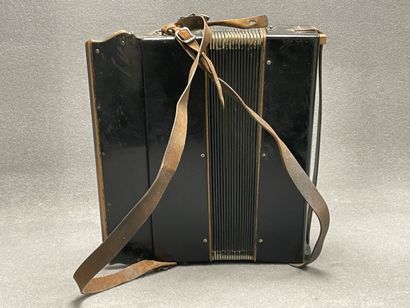 Accordéon ORGANOLA période Art Déco. 
40...