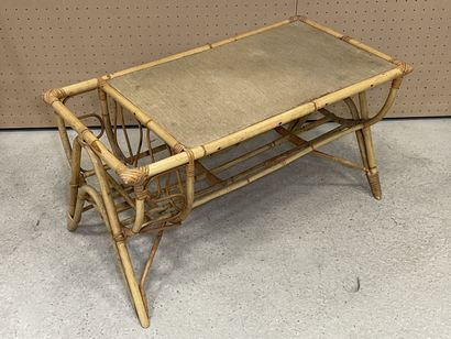 Salon en rotin : 
Trois fauteuils, deux fauteuils...