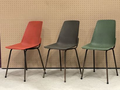 GROSFILLEX. 
Douze chaises en résine moulée...