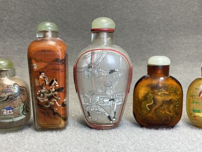 Collection de seize tabatières chinoises...