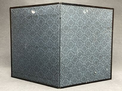 Peinture japonaise de végétaux sur fond or,...