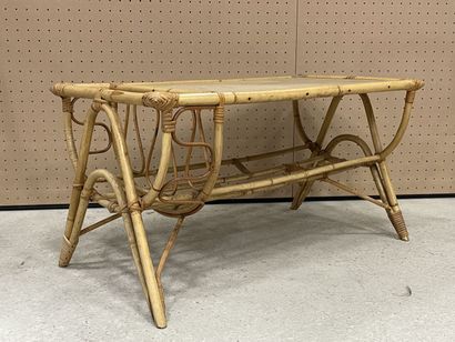 Salon en rotin : 
Trois fauteuils, deux fauteuils...