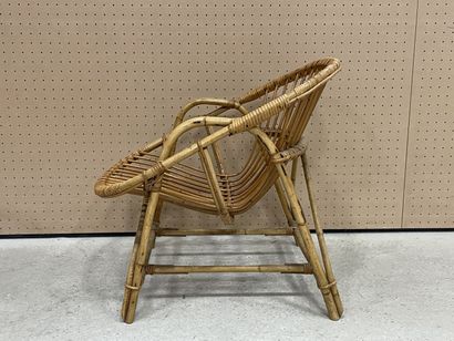 Salon en rotin : 
Trois fauteuils, deux fauteuils...