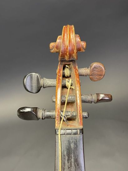 Violon. 
Sans étiquette.
L. caisse: 31,5...