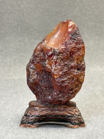 Bouddha sculpté sur une pierre.
H. :11 m...