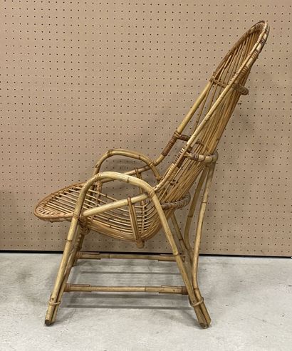 Salon en rotin : 
Trois fauteuils, deux fauteuils...
