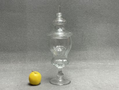 Grand drageoir en verre. 
H. :43 cm.