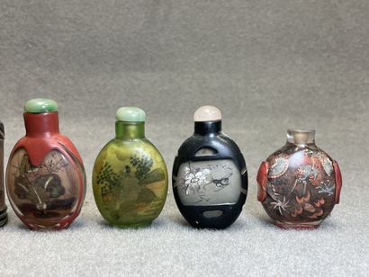 Collection de seize tabatières chinoises...