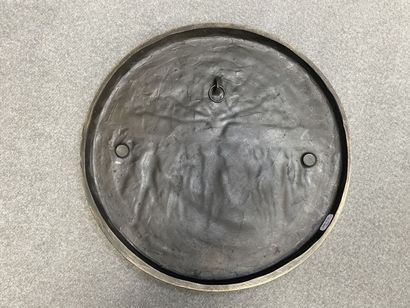 Grande médaille en bas relief en bronze par...