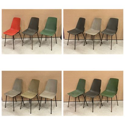 GROSFILLEX. 
Douze chaises en résine moulée...