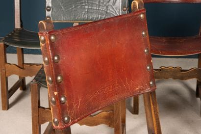 Six chaises en noyer.
Style du XVIe siècle
H....