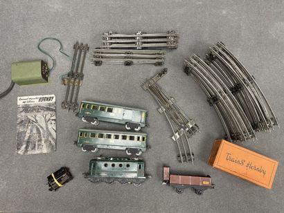 HORNBY « O » : 
Rame voyageurs mécanique...