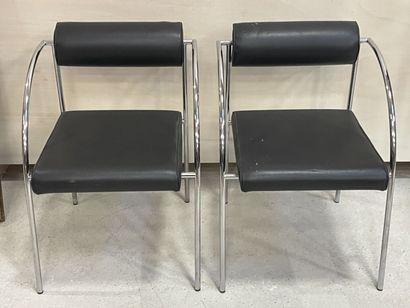Bieffeplast, Italie. 
Paire de fauteuils...