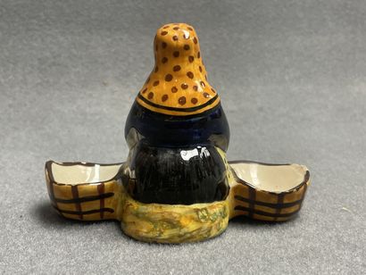 Lot de faïences de Quimper :

Paire de bouquetières...