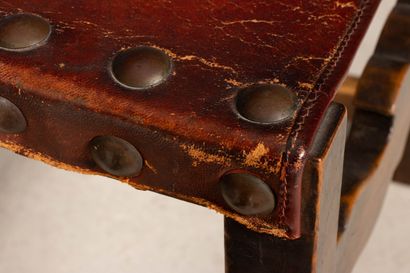 Six chaises en noyer.
Style du XVIe siècle
H....