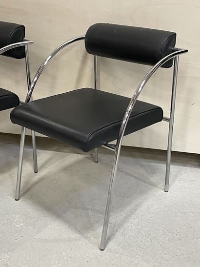 Bieffeplast, Italie. 
Paire de fauteuils...