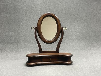 Miroir de table type barbière en bois teinté.
H:...