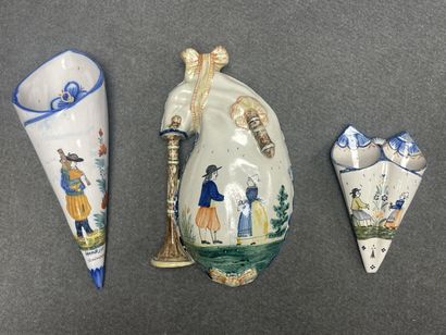 Lot de faïences de Quimper :

Paire de bouquetières...