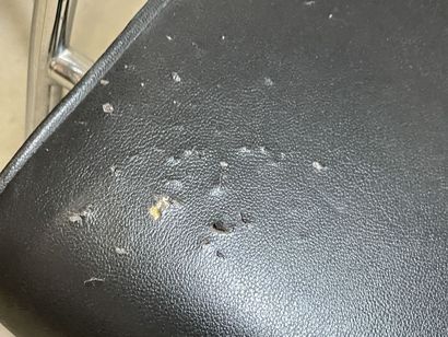 Bieffeplast, Italie. 
Paire de fauteuils...