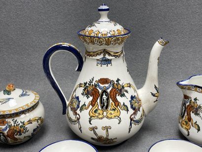 Gien. 
Service à café en faience comprenant:...