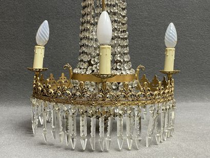 Lustre corbeille à pampilles. 
H. :100 cm....