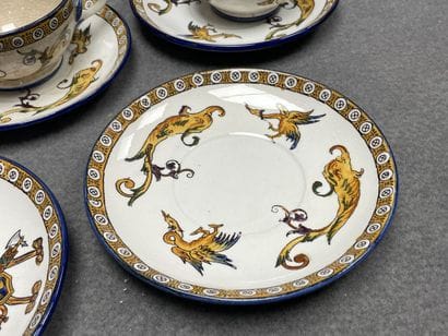 Gien. 
Service à café en faience comprenant:...