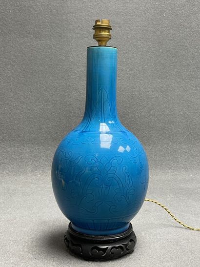 Lampe en porcelaine turquoise sur socle en...